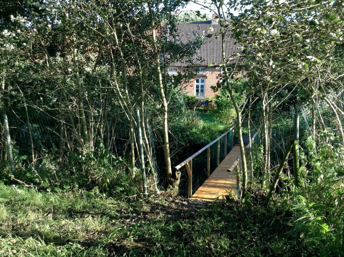 Ferienhof Spiegelhaus Krummhörn Esterno foto